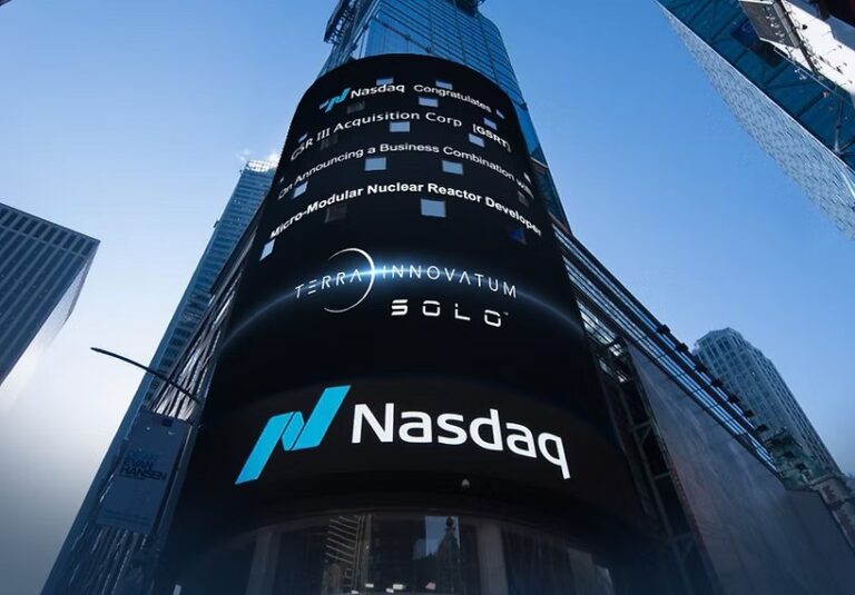 Nuclear energy stocks trend 2025 investment opportunities
